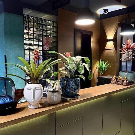 Vila 90 Boutique Hotel Тирана Екстер'єр фото