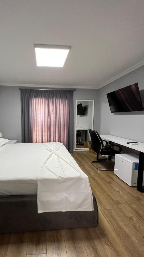 Vila 90 Boutique Hotel Тирана Екстер'єр фото
