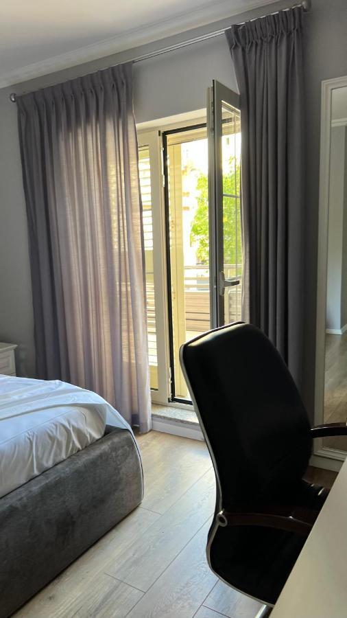 Vila 90 Boutique Hotel Тирана Екстер'єр фото