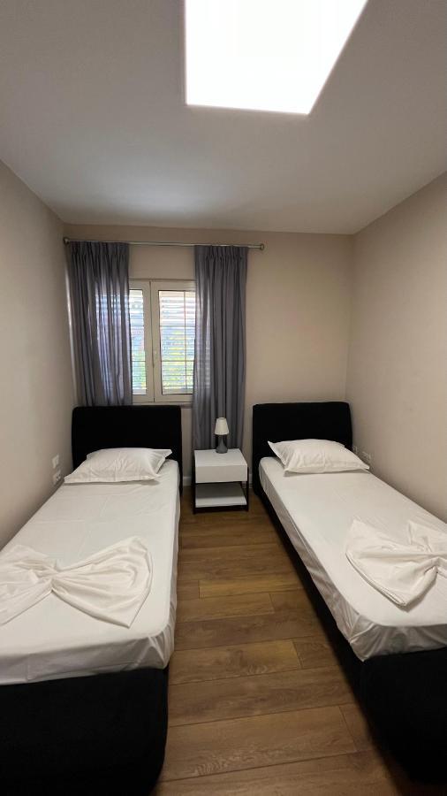 Vila 90 Boutique Hotel Тирана Екстер'єр фото