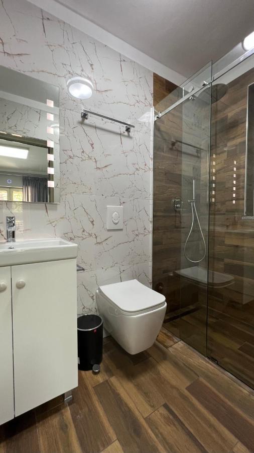 Vila 90 Boutique Hotel Тирана Екстер'єр фото