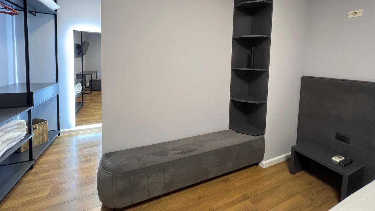 Vila 90 Boutique Hotel Тирана Екстер'єр фото