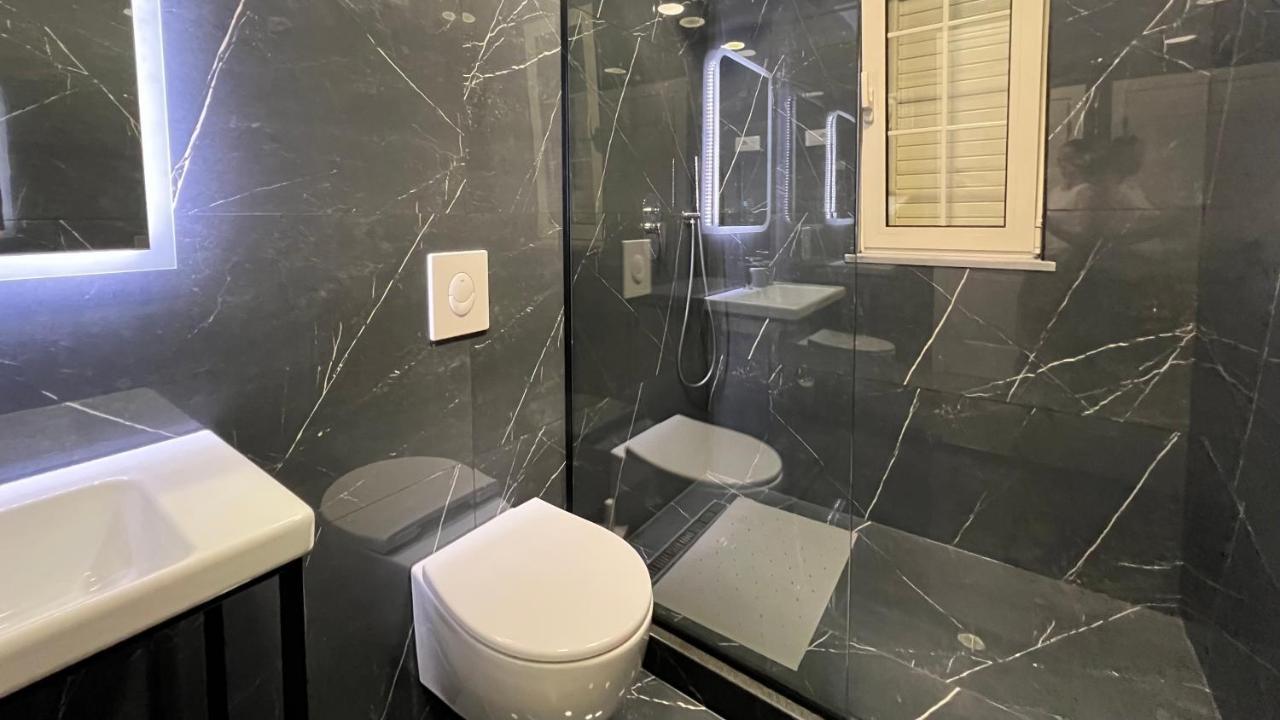 Vila 90 Boutique Hotel Тирана Екстер'єр фото